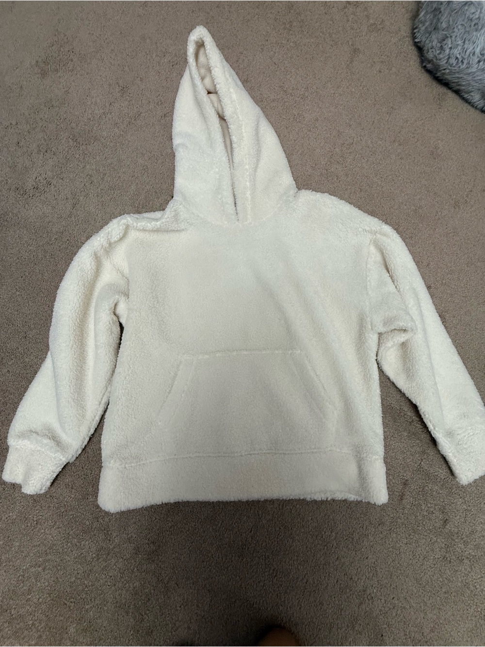 American Eagle Women’s cream hoodie